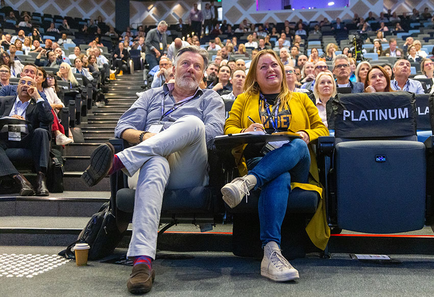 Anna-wobi-front-row2